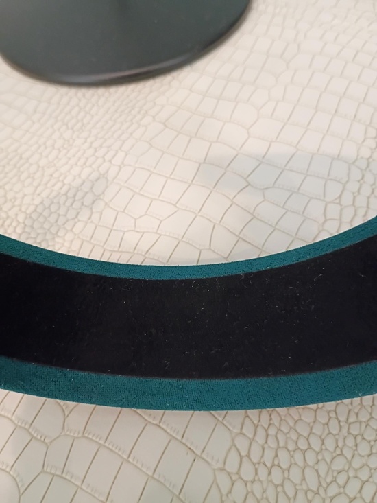 LOVELY EMERALD COLORED HEADBAND NWOT